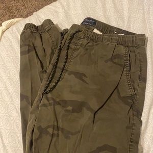 American Eagle camo joggers